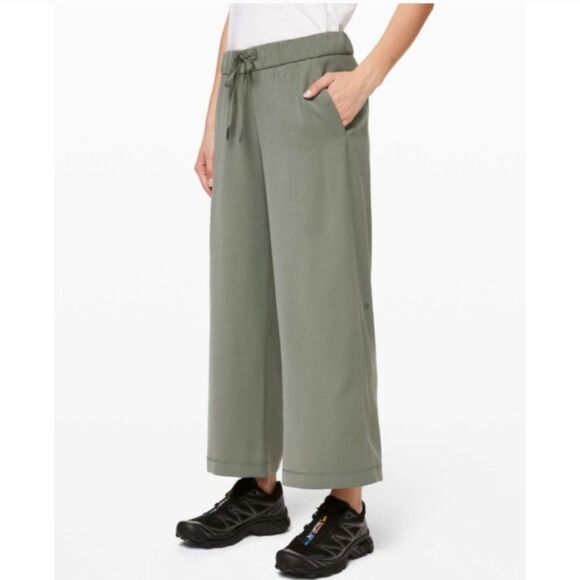 Lululemon On the fly wide leg pant - Picture 3 of 13